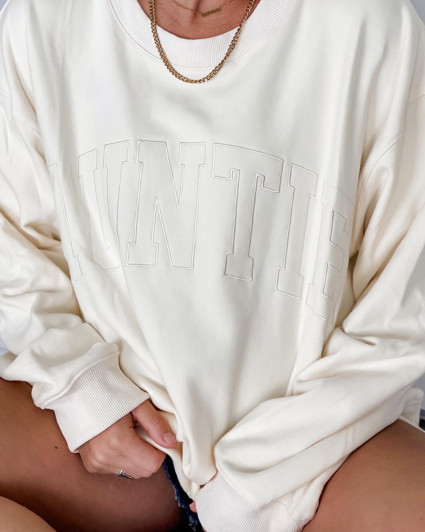 AUNTIE Drop Shoulder Crewneck