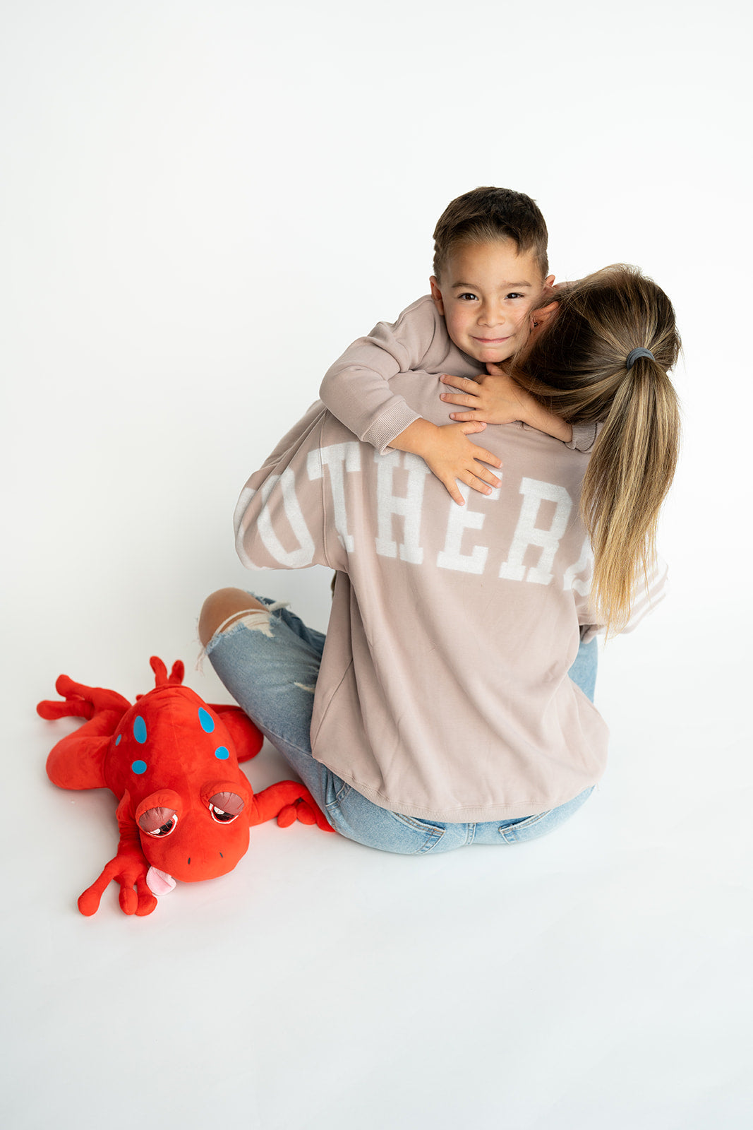 Oversized MOTHERHOOD Crewneck - Simply Taupe