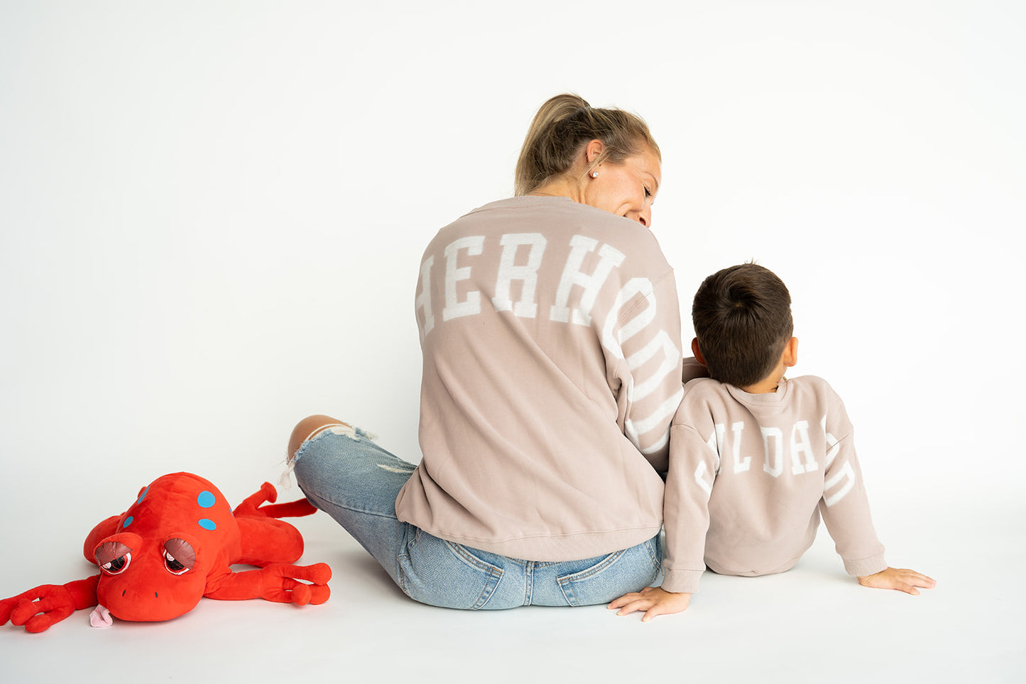 CHILDHOOD Crewneck - Simply Taupe