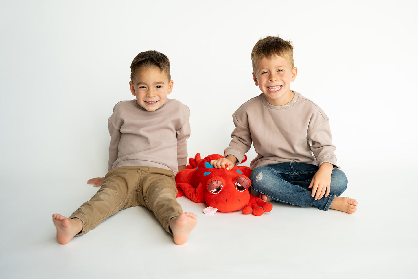 CHILDHOOD Crewneck - Simply Taupe