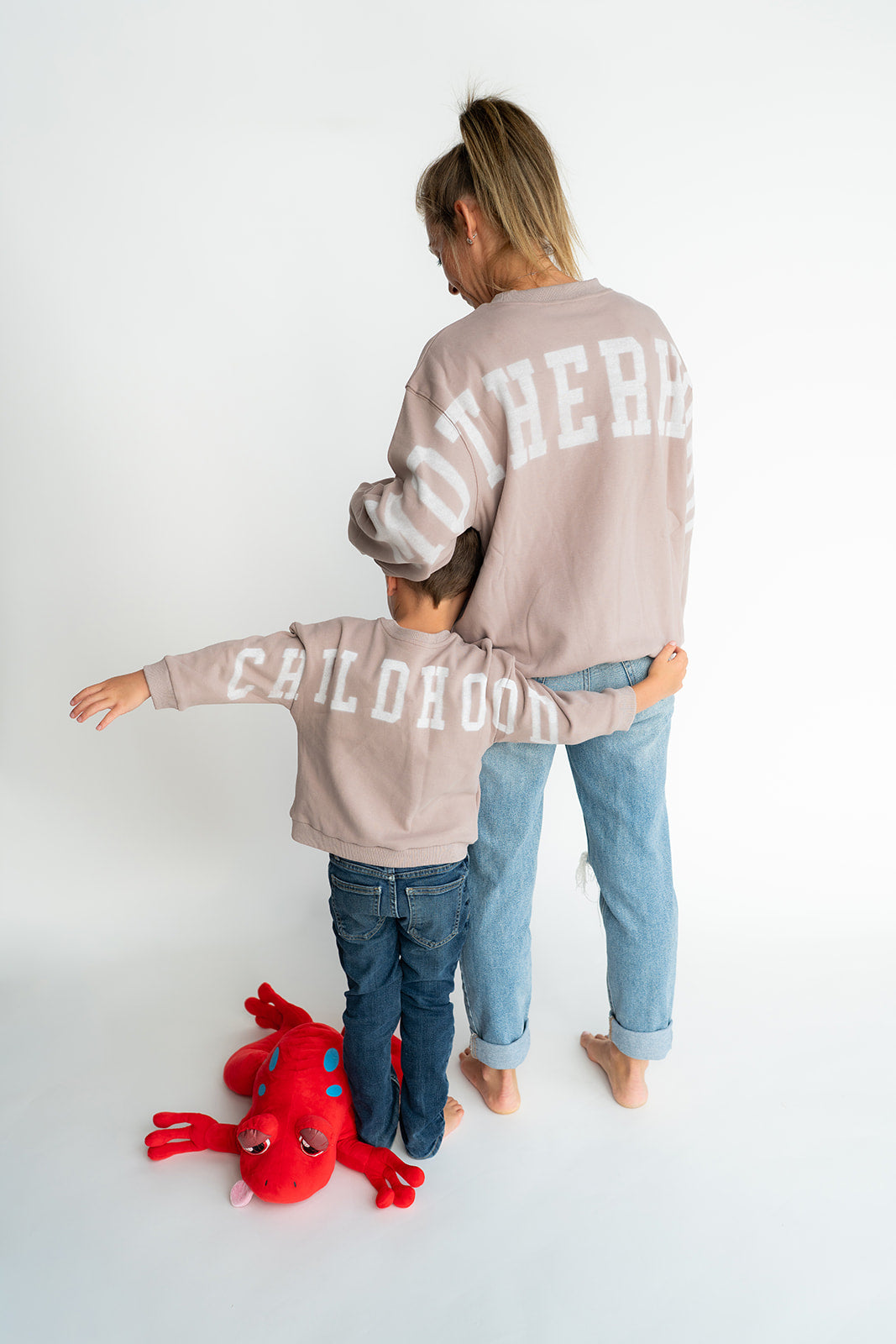 CHILDHOOD Crewneck - Simply Taupe