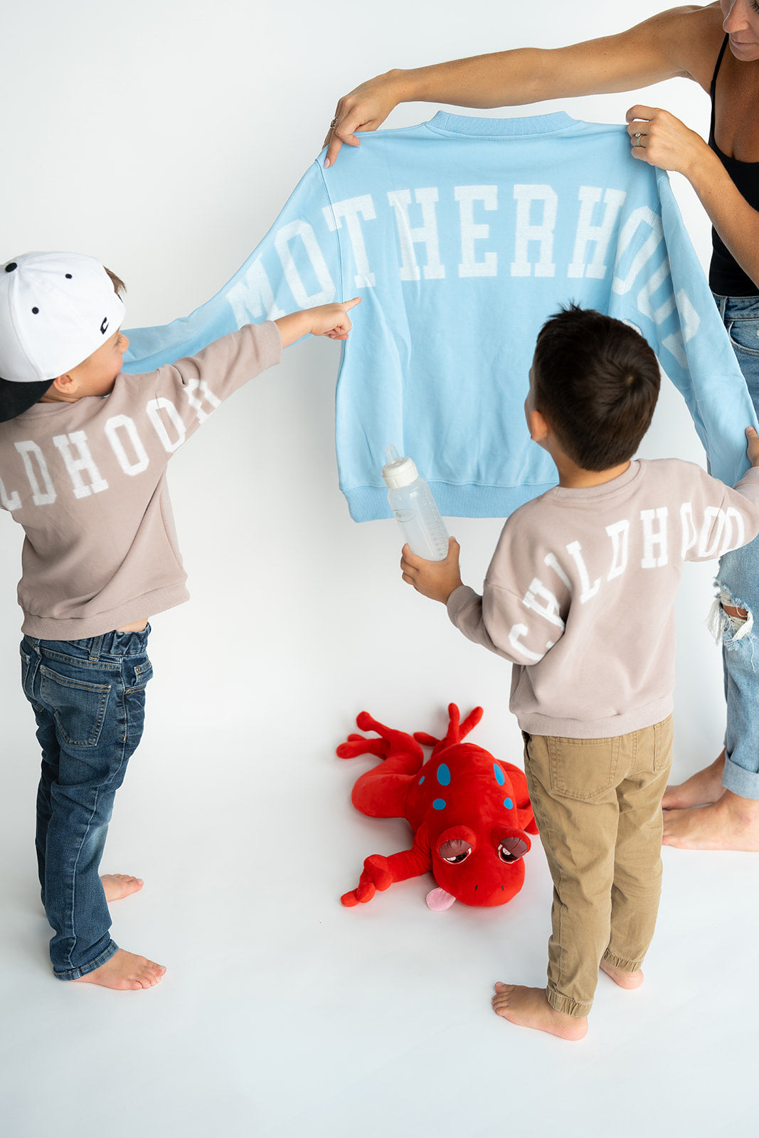 CHILDHOOD Crewneck - Simply Taupe
