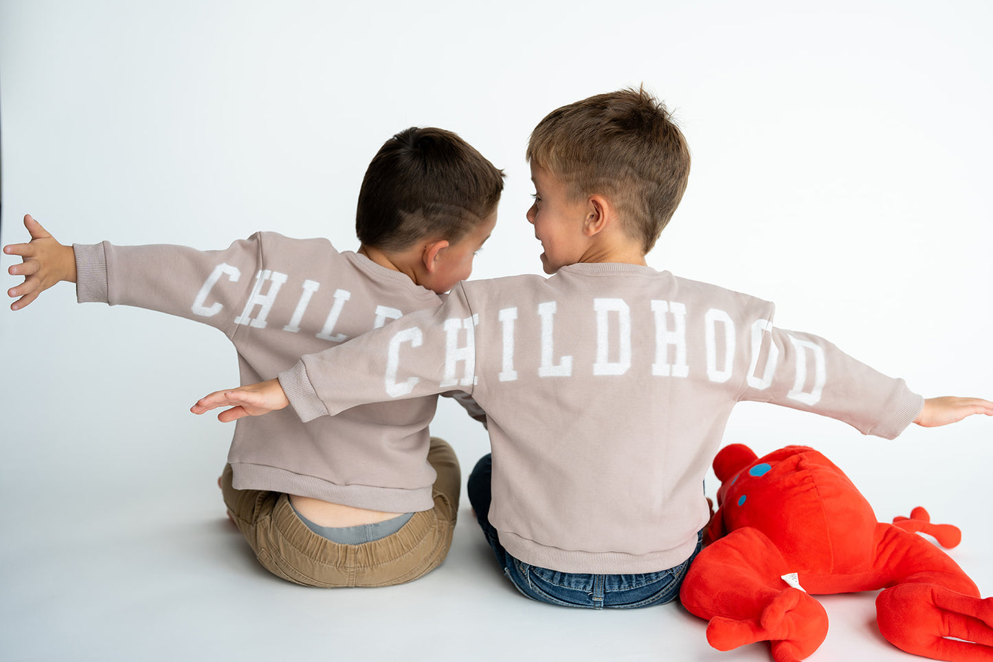 CHILDHOOD Crewneck - Simply Taupe
