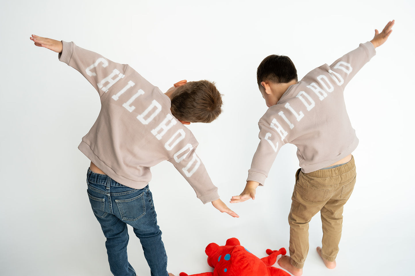 CHILDHOOD Crewneck - Simply Taupe