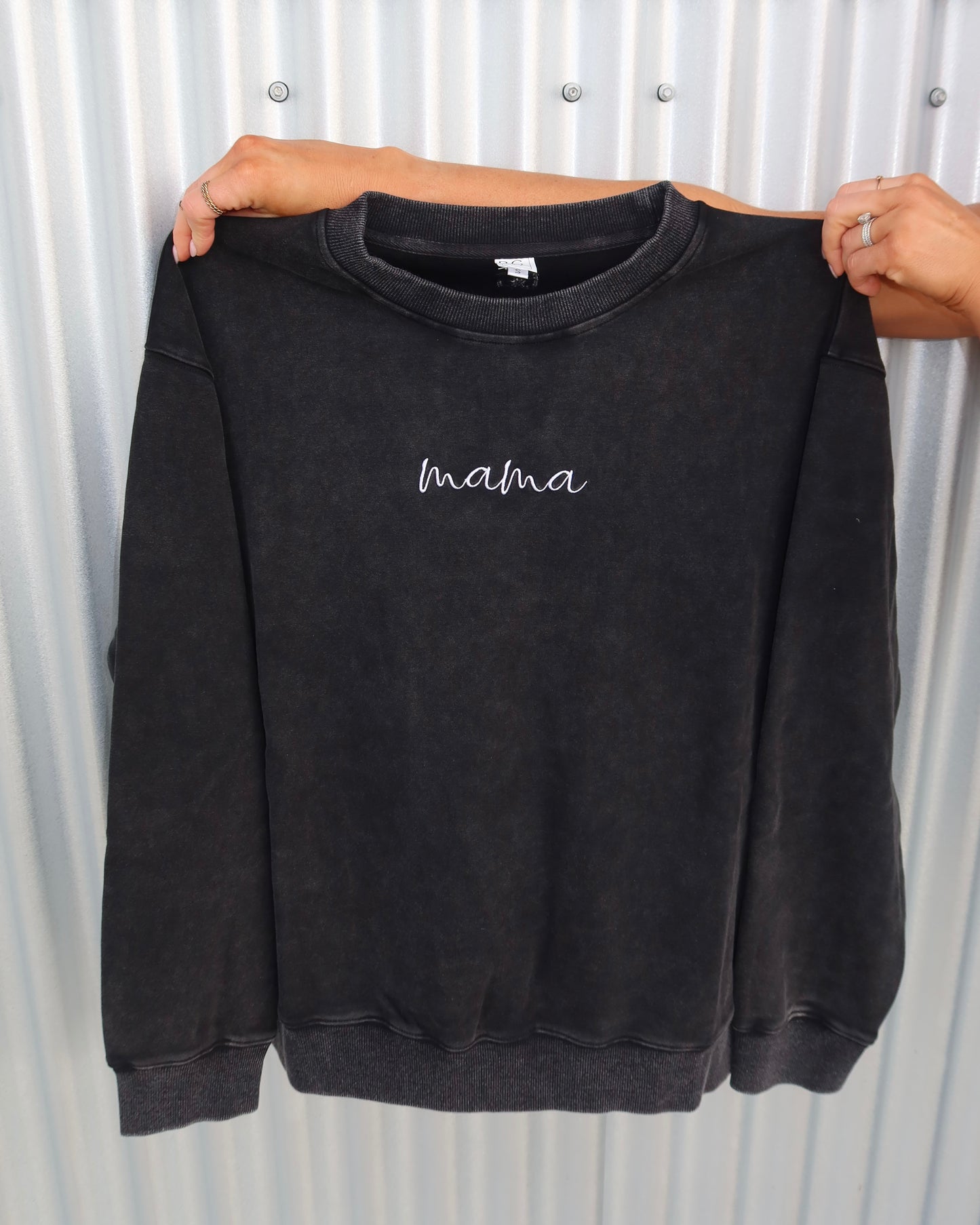 Oversized "mama" Crewneck - Mineral Washed Black (limited edition)